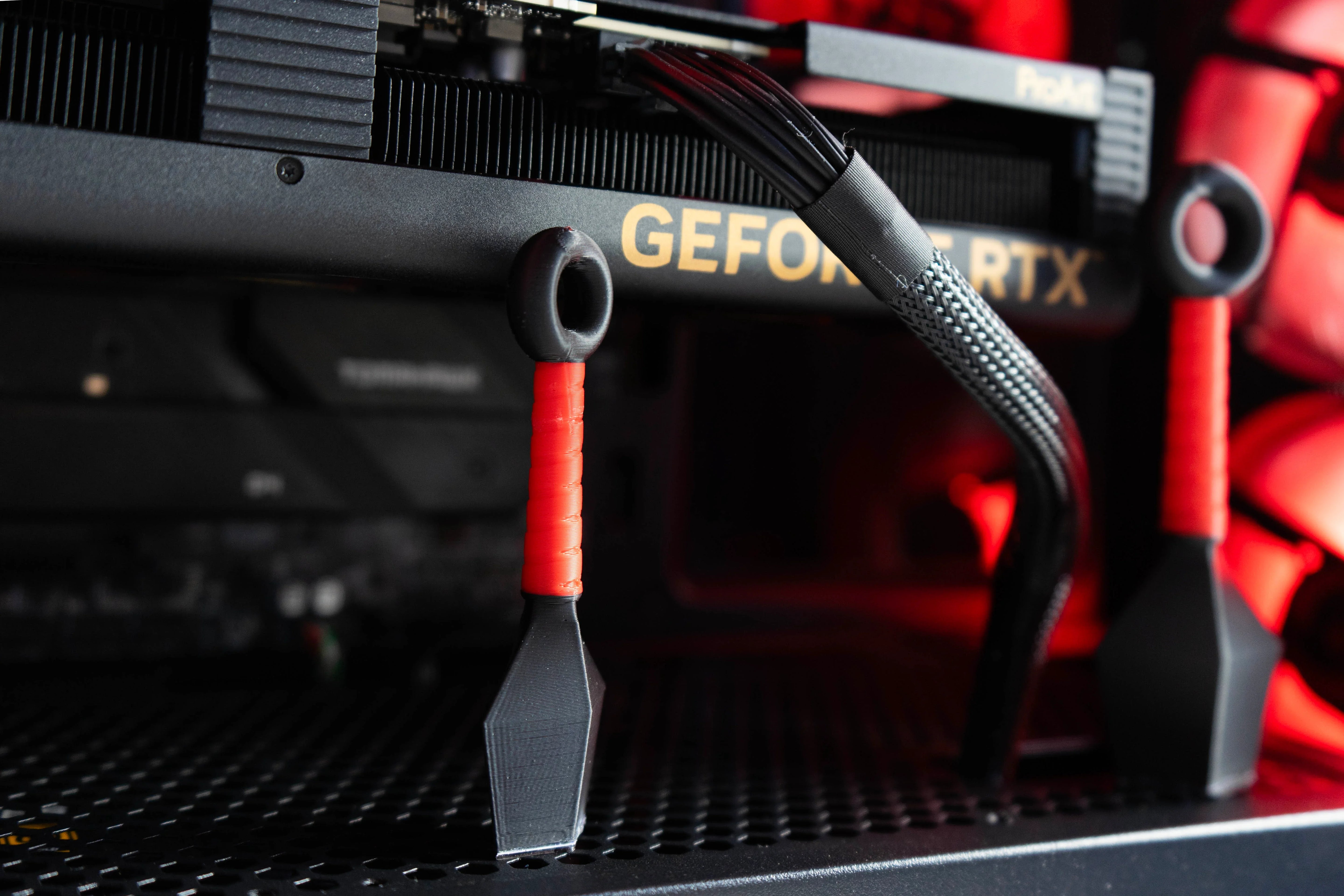 BREUNOR ITACHI V3 - PC Gaming Ryzen 7 7800X3D, RTX 5070 12GB, RAM 32GB DDr5 , SSD 1TB NVMe, AIO 360mm LCD, Windows 11 PRO - BREUNOR
