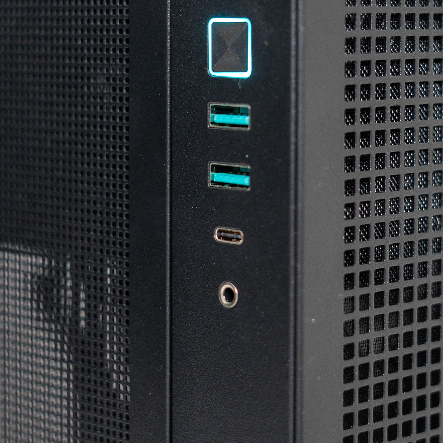 BREUNOR DAIGO - PC Gaming Ryzen 5 7600, RX 9060 XT 16 Go, RAM 32 Go DDR5 6000 MHz, SSD Nvme 1000 Go, dissipateur thermique tour, Windows 11 Pro