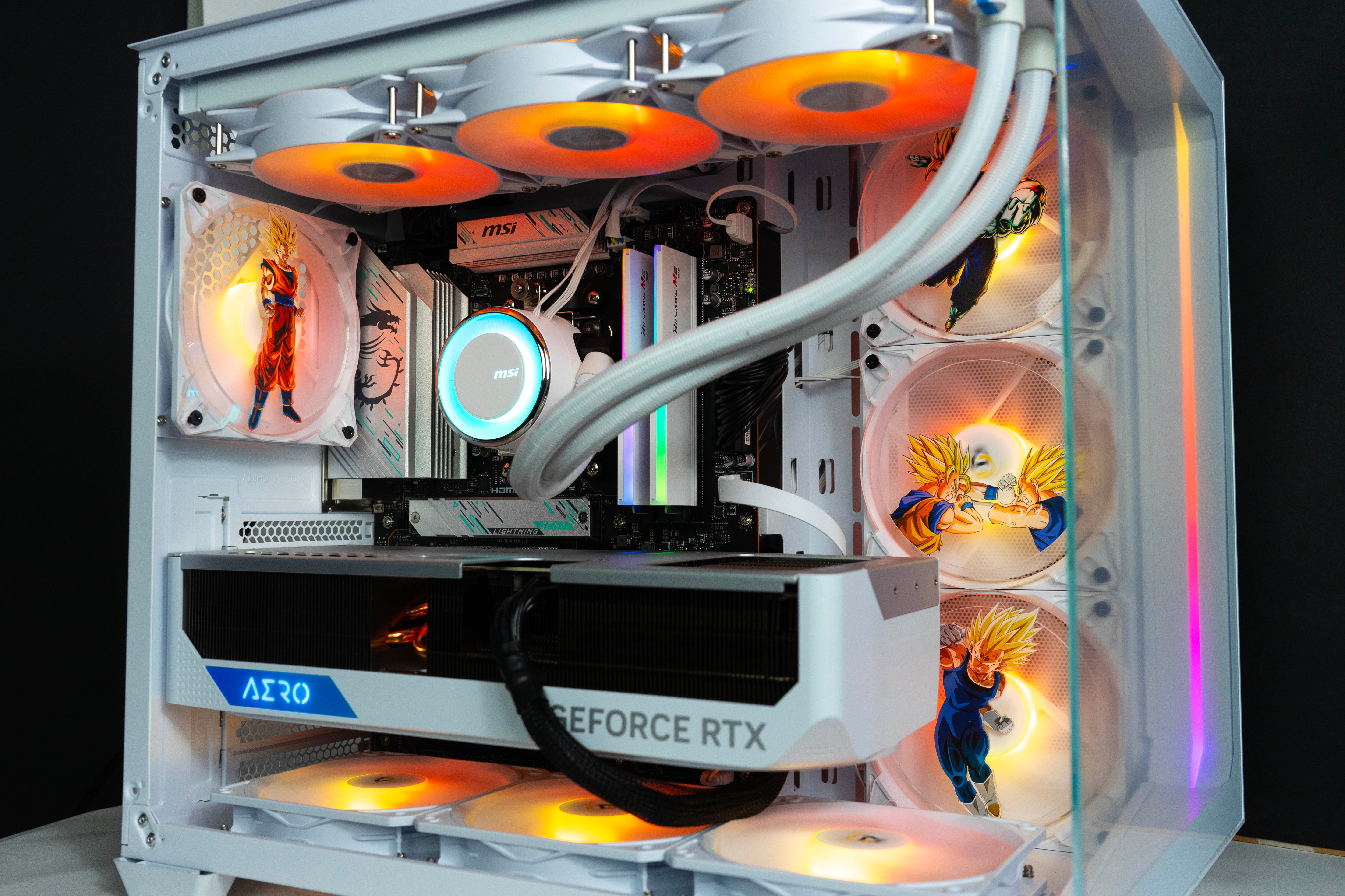 PC Gaming Ryzen 7 9800X3D, RTX 5090 32GB, RAM 32GB DDr5, SSD 2TB NVMe, Dissipatore a Liquido 360mm, Windows 11 PRO- B3632