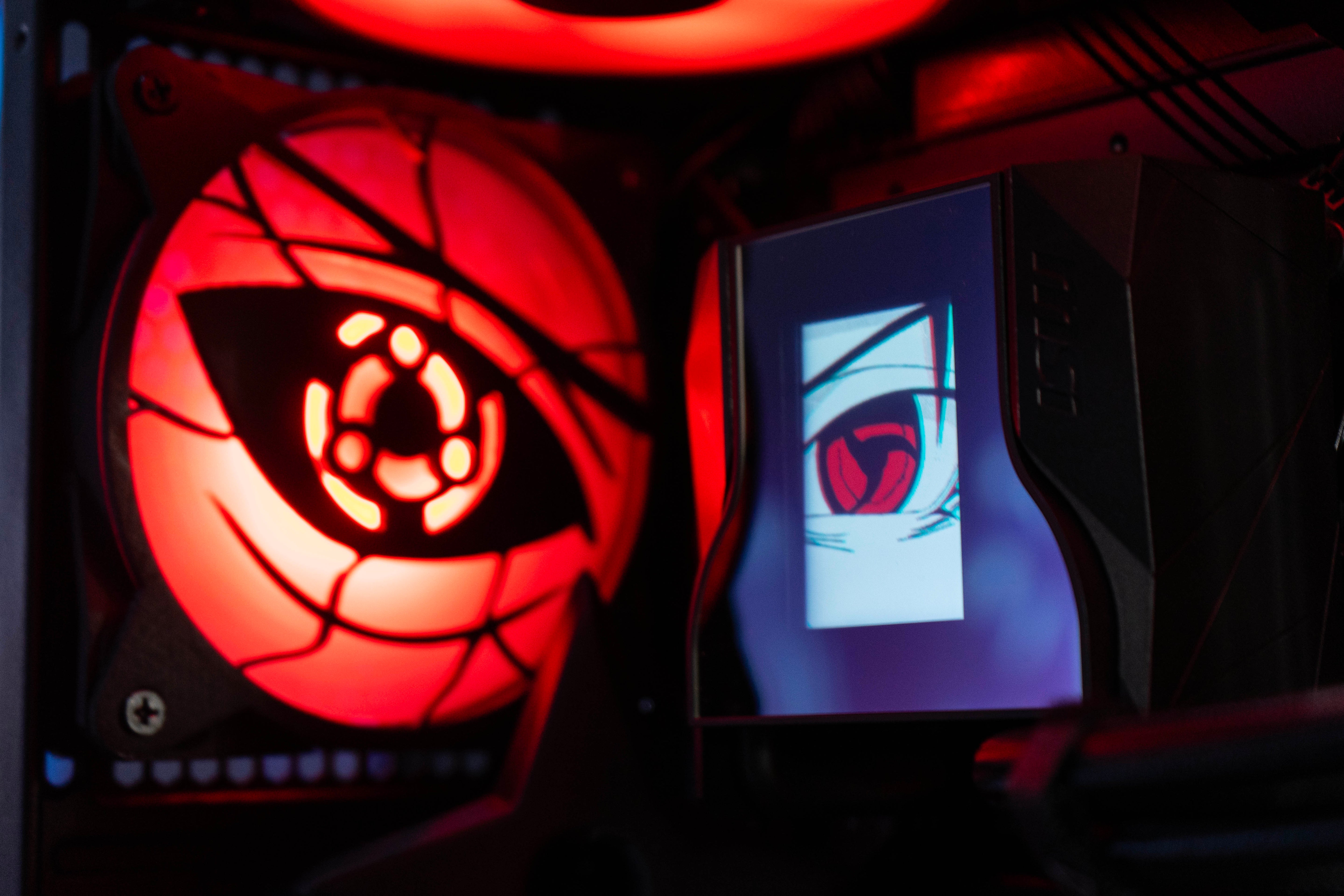 BREUNOR ITACHI V2 - PC Gaming Ryzen 7 9800X3D, RTX 4080 SUPER 16GB, RAM 32GB DDr5 6000MHz, SSD 2000GB NVMe, Dissipatore a Liquido 360mm LCD, Windows 11 PRO