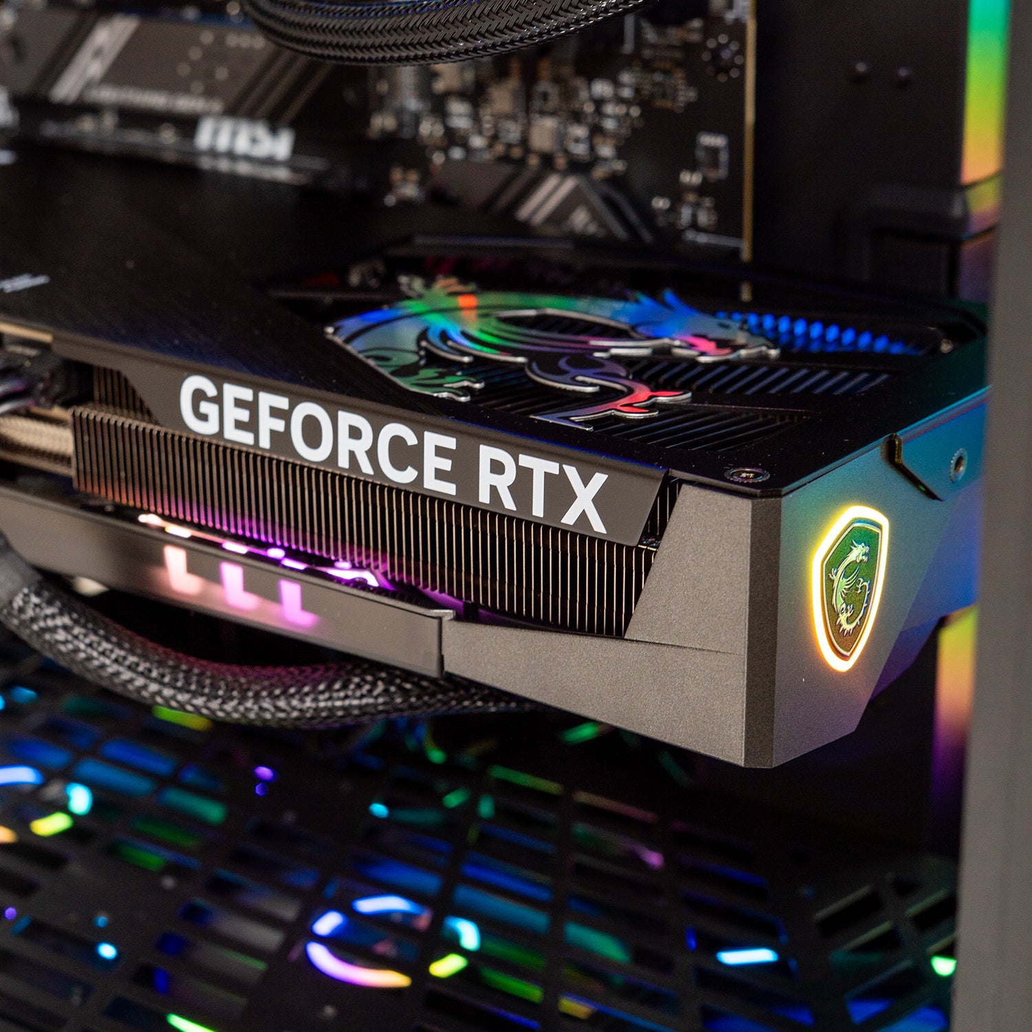 BREUNOR MAXIMUS - PC Gaming Ryzen 7 9800X3D, RTX 5080 16 Go, RAM 48 Go DDR5 6000 MHz, SSD Nvme 2000 Go, Refroidisseur Liquide 360 ​​mm, Windows 11 Pro